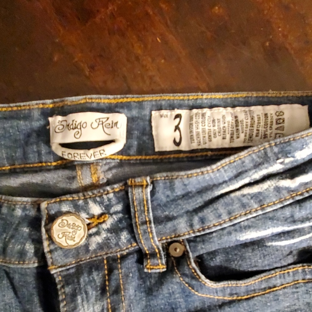 Shorts - Picture 4 of 4